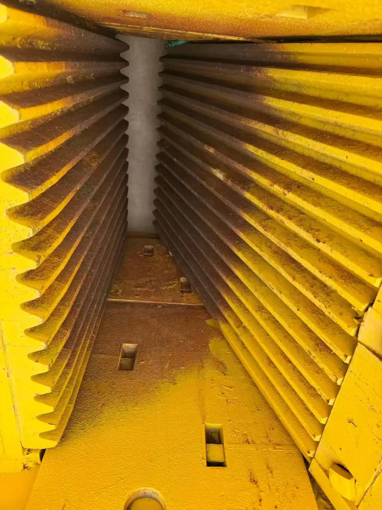 二手颚式500*750破碎机，带齿轮核心部件，用于矿山大规模碎石，工作时间4001-6000小时 缩略图 6
