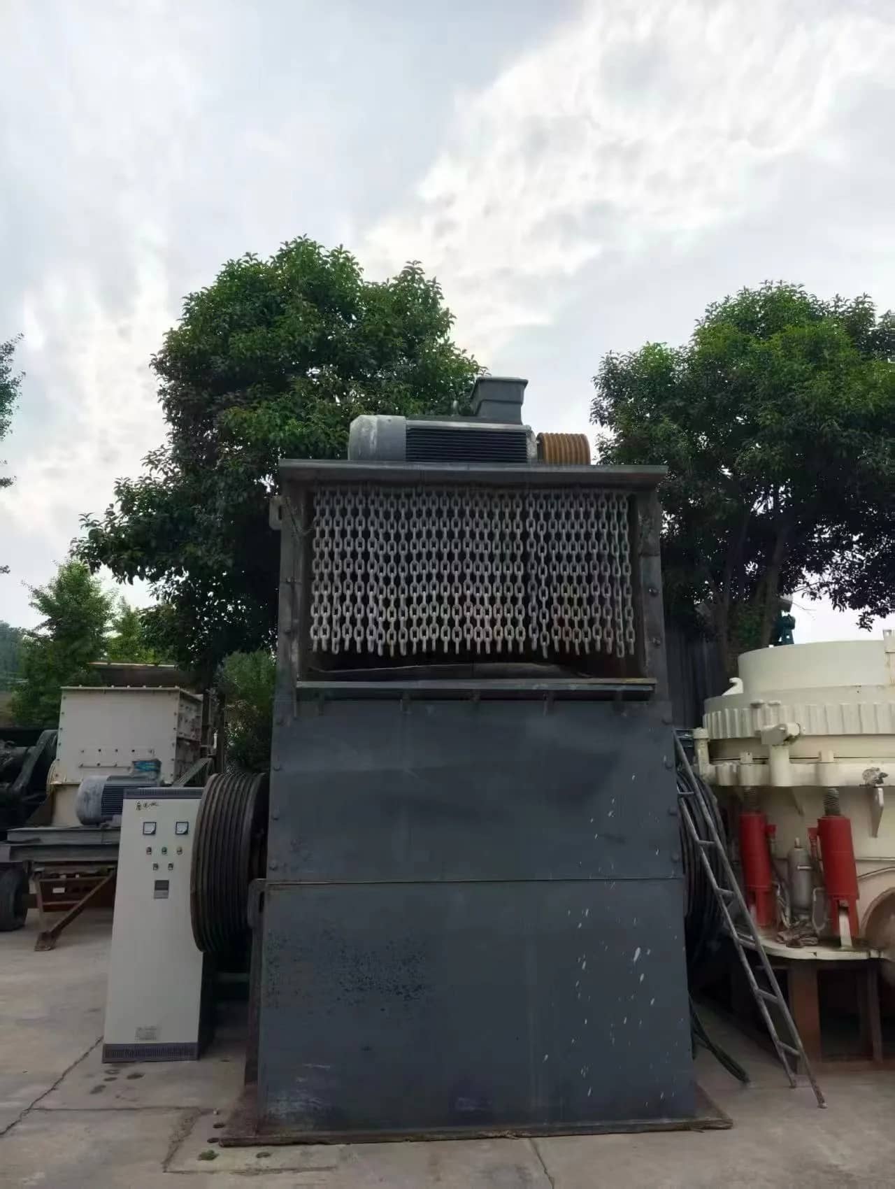 大容量箱式齿轮芯破碎机砂骨料制砂机采石场岩石破碎低能耗稳定