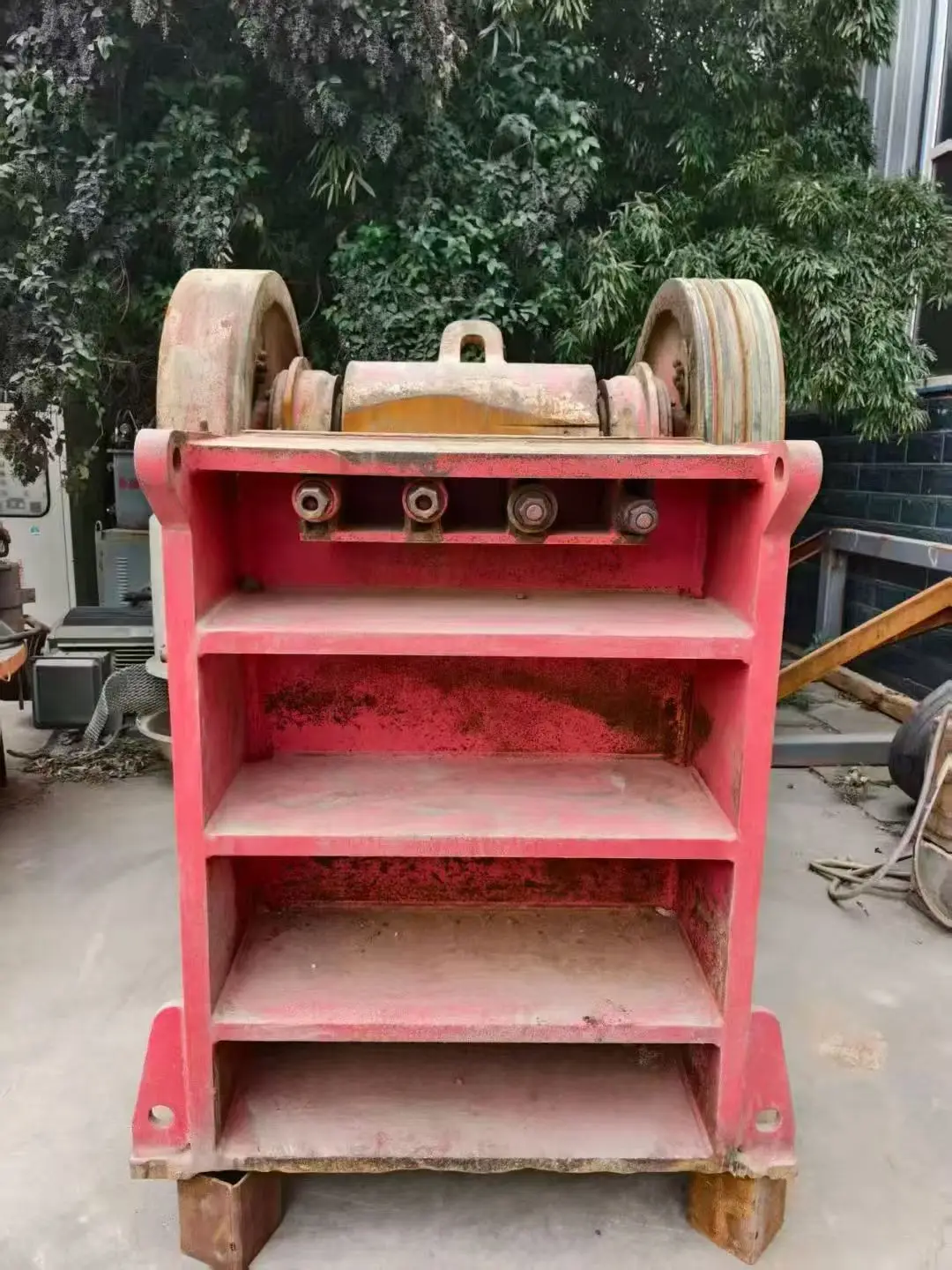 二手欧版PEV600*900颚式破碎机齿轮核心部件，用于大型碎石矿山，工作时间6001-8000小时，视频检查