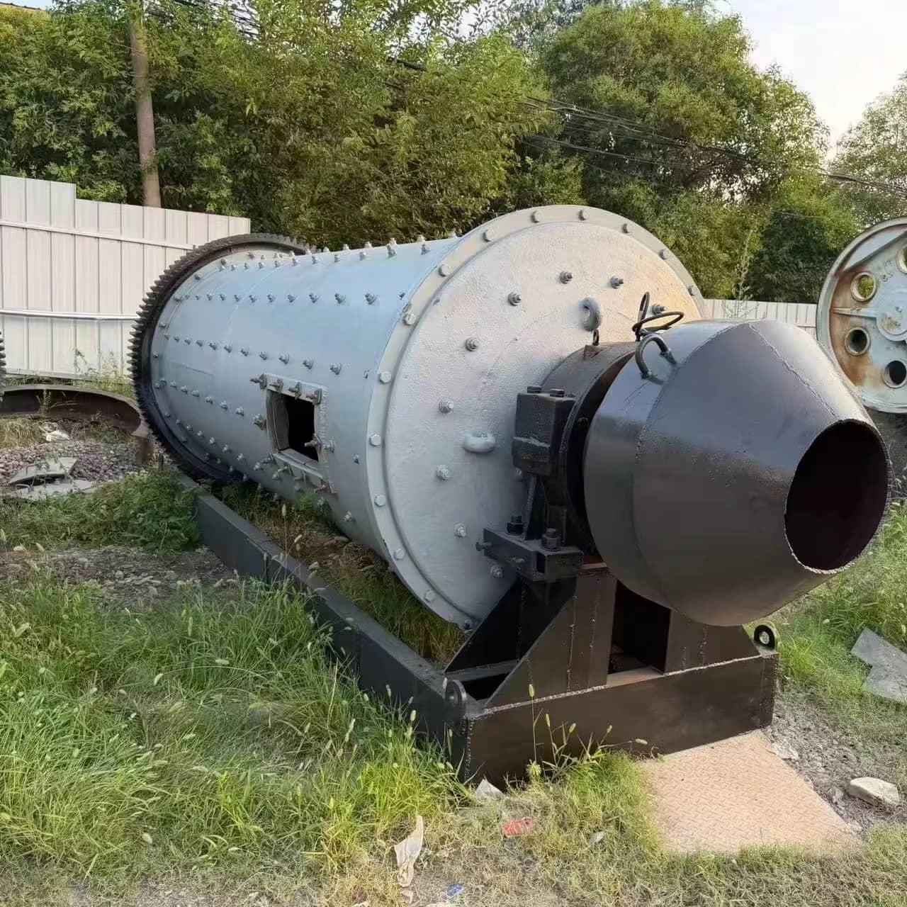 型号1535陶瓷球磨机15003500矿物研磨机3-7t/h处理能力，适用于金矿石、铁矿石、石英砂处理