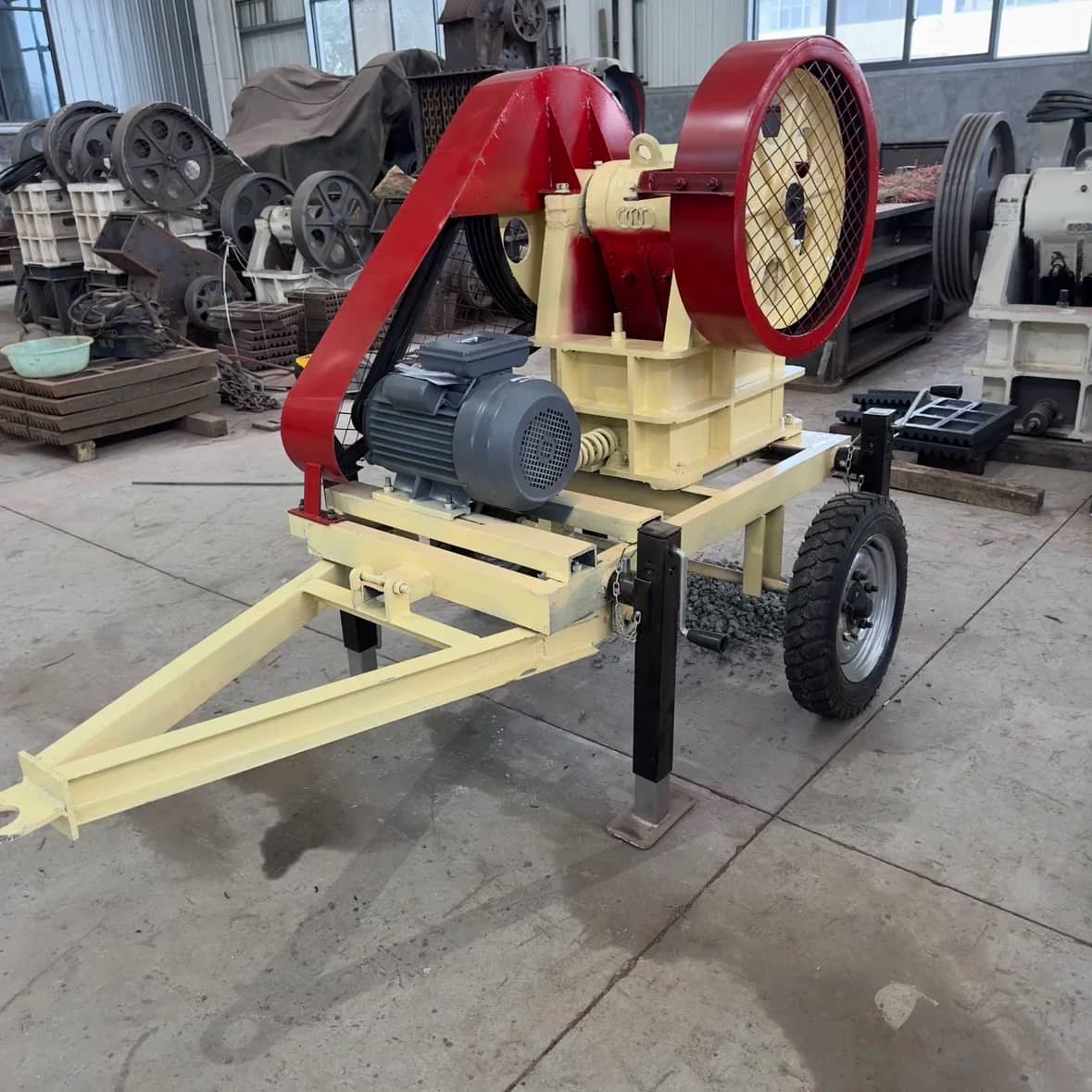轮式移动破碎筛分设备 PE400600 用于矿石采石场石材施工的初级颚式破碎机振动筛 详情图 2