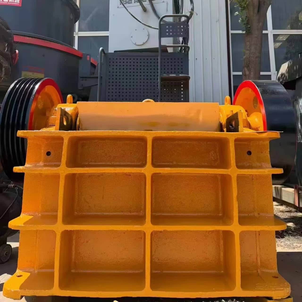 新型 PEX2501200 二级细颚破碎机齿轮轴承高容量 20t/h 用于采石场骨料矿石选矿