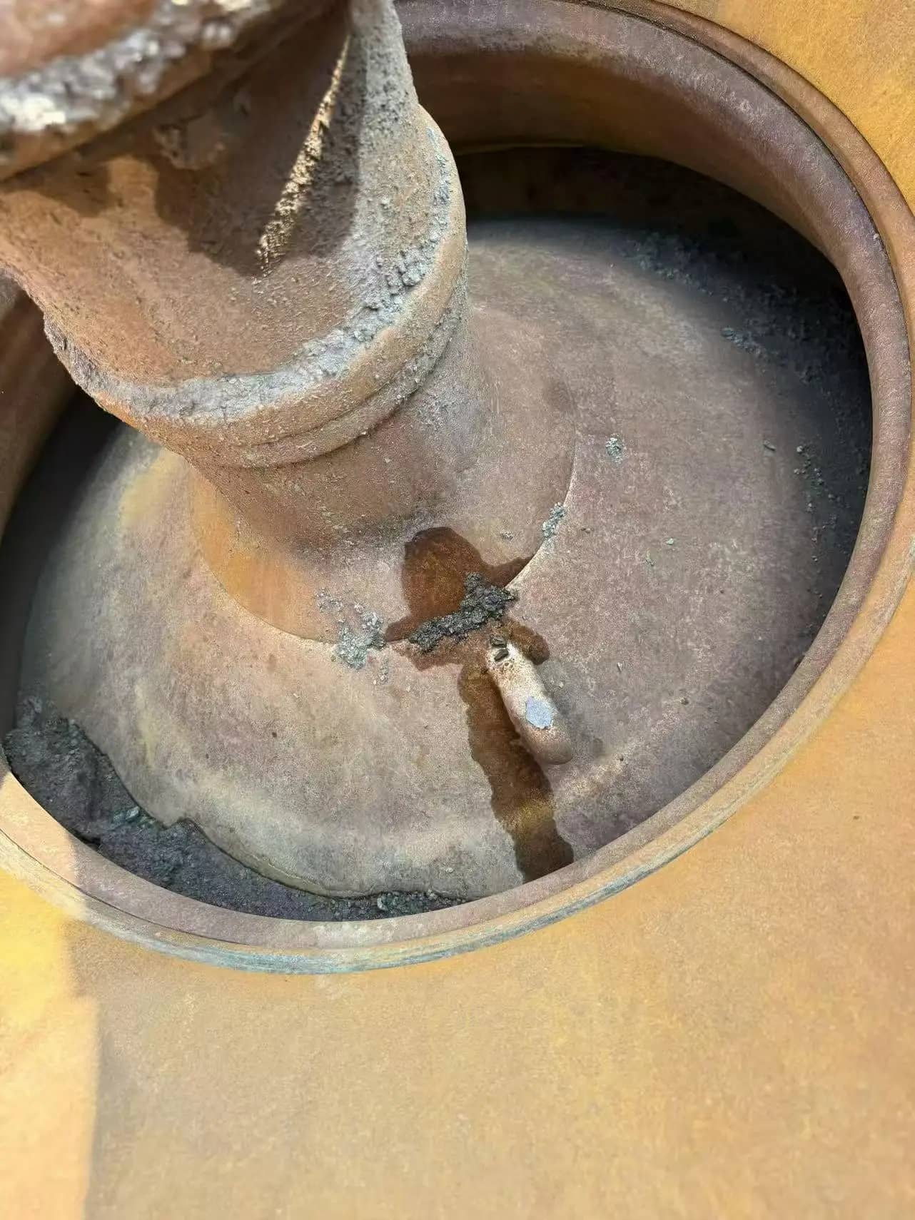 二手SJ1400弹簧式圆锥破碎机1400电机花岗岩河卵铁矿二次碎石设备 详情图 12