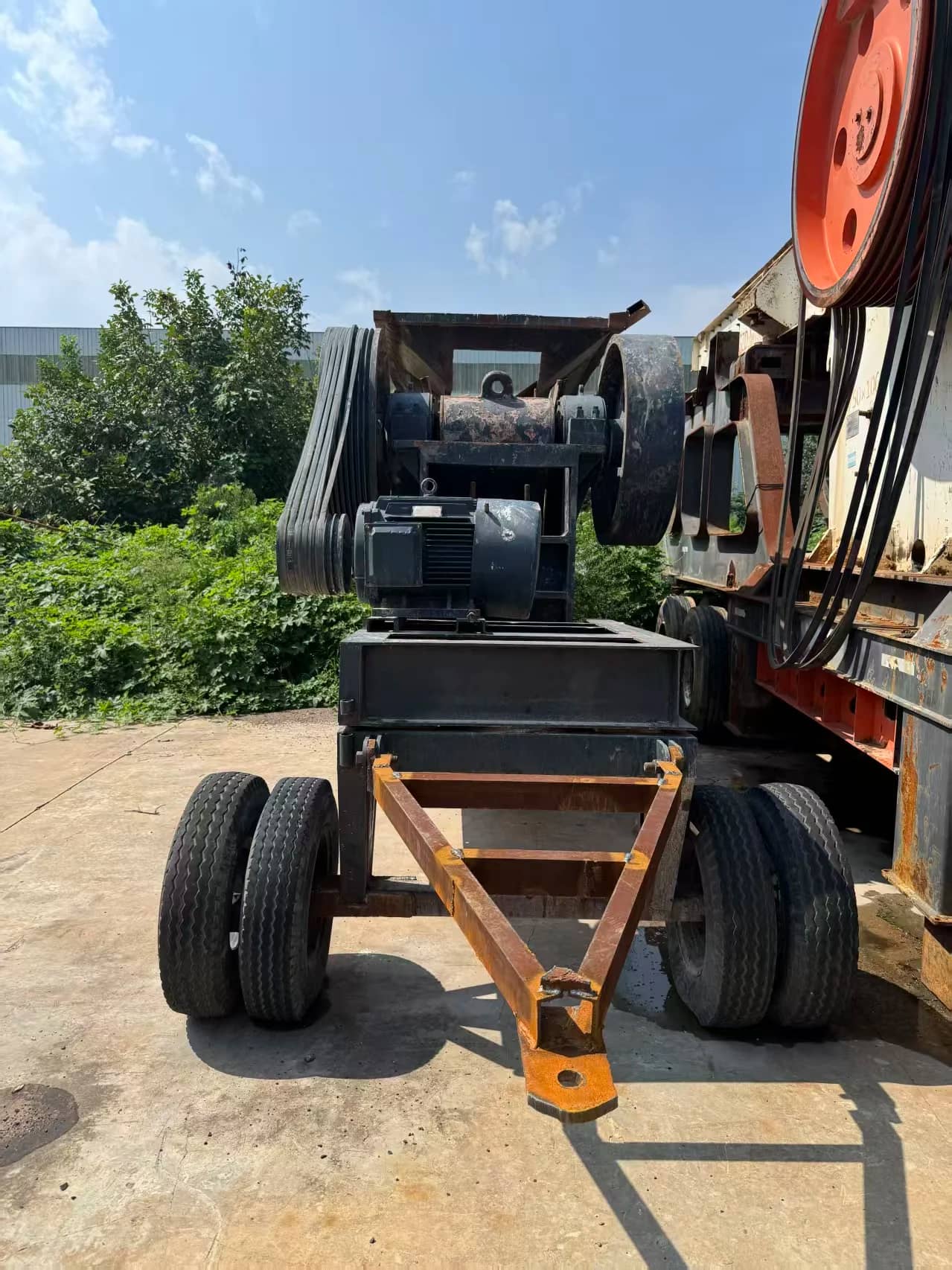 二手移动式PE400600颚式破碎机,轮式柴油机,可更换,可移动,适用于石灰石、花岗岩、建筑垃圾 详情图 12