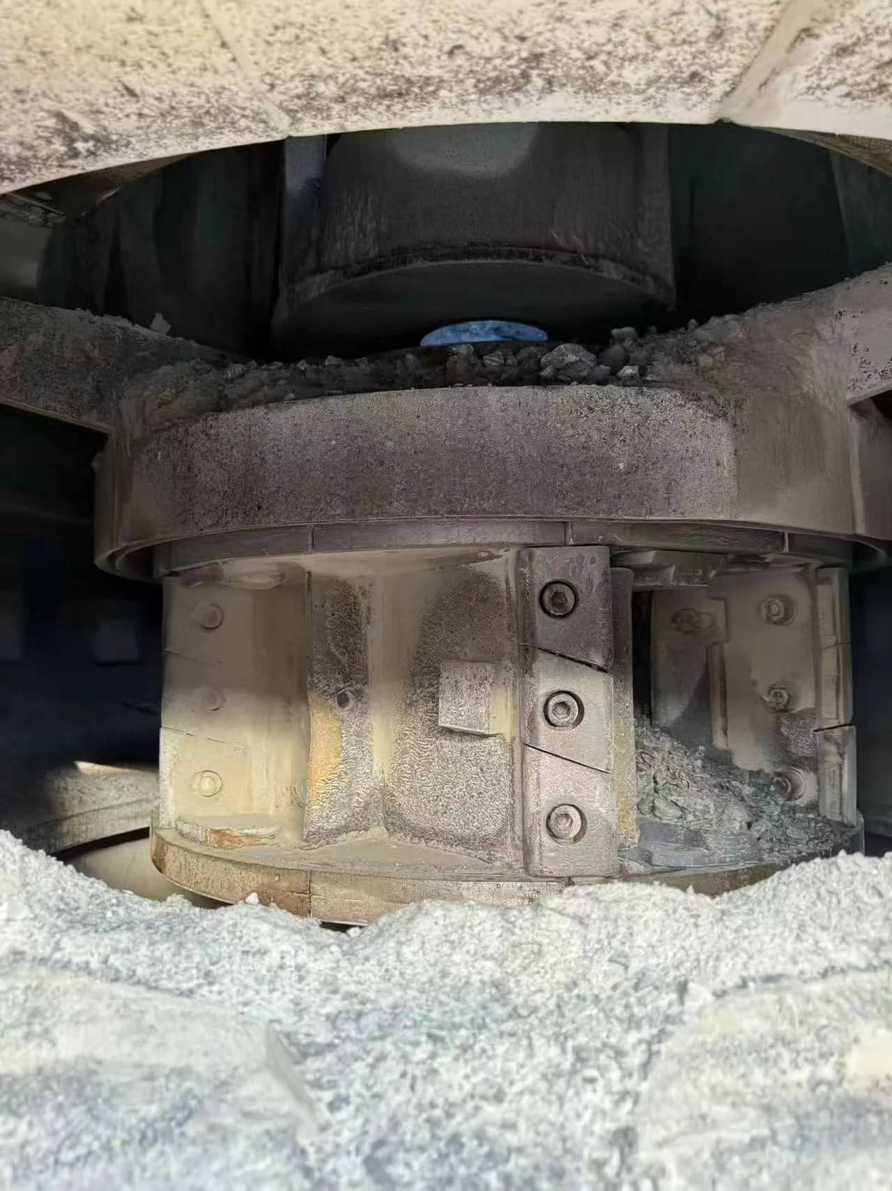 二手9532立轴冲击式破碎机VSI制砂机2160KW液压开盖式骨料碎石线 详情图 9