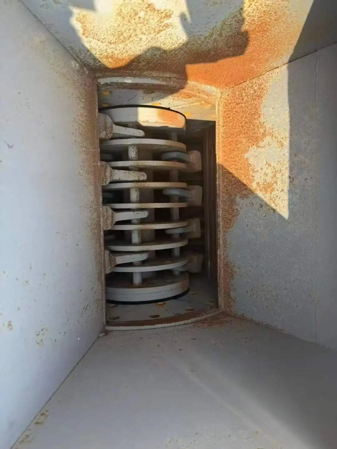 2PC 600600 双级锤式破碎机无筛底两转子设计,用于湿煤矸石破碎制砖厂视频 详情图 11