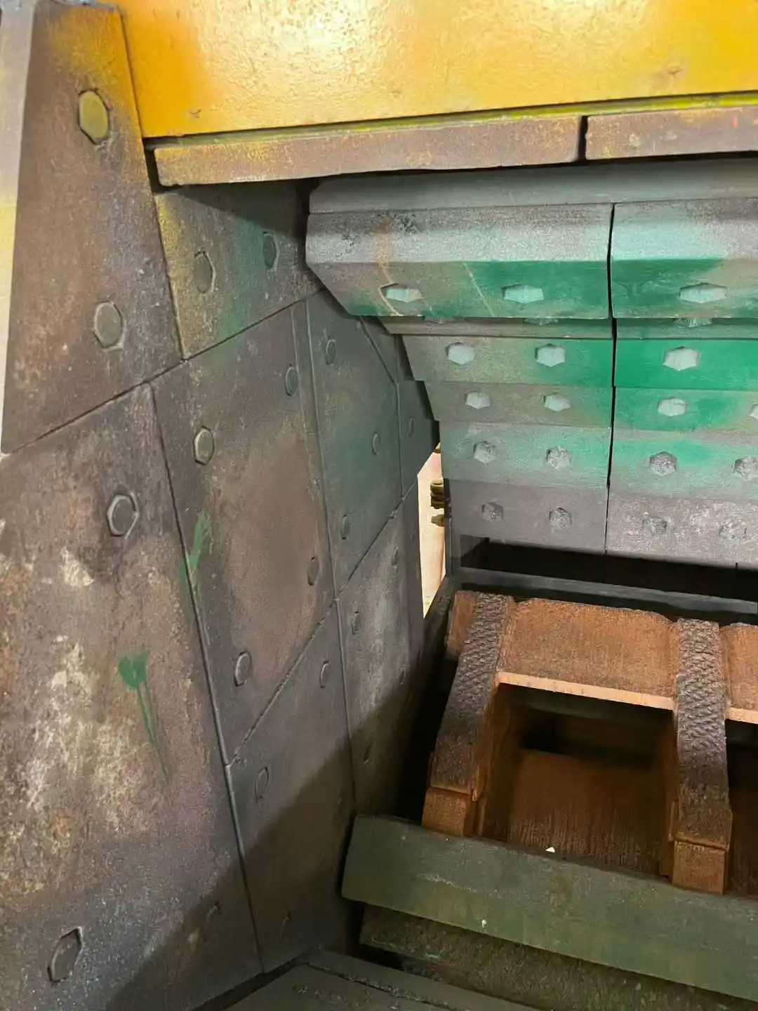 二手1315冲击式破碎机电机轴承三幕式腔体,可实现良好的颗粒形状,适用于花岗岩/石灰石/鹅卵石破碎 详情图 9