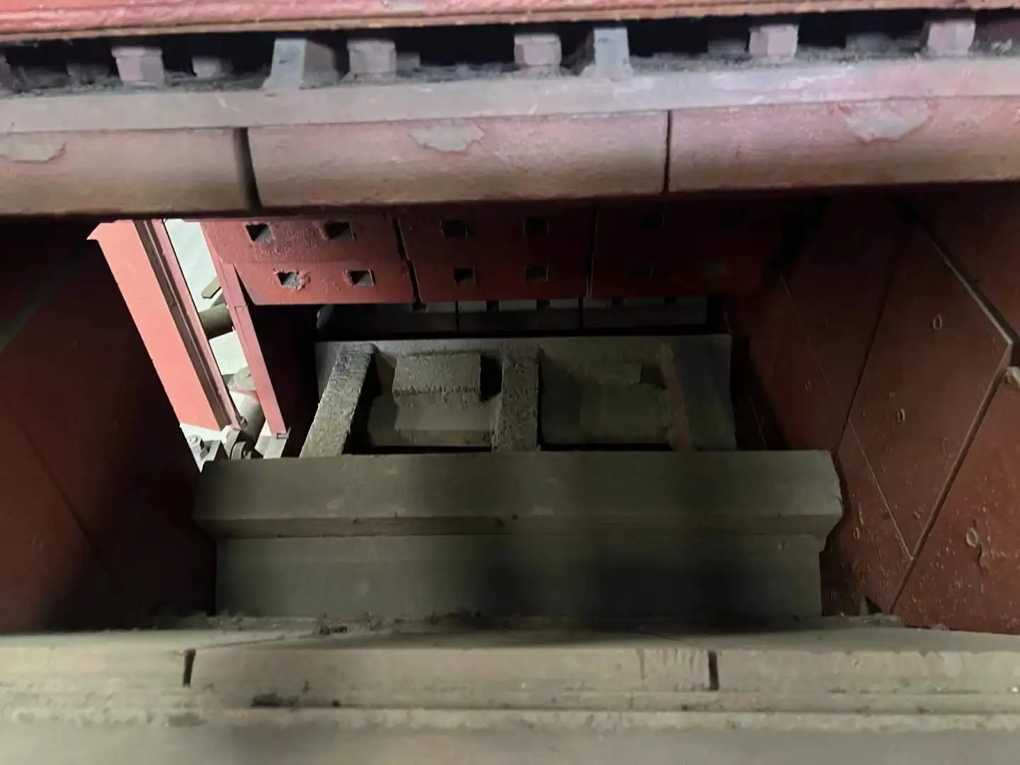 1210双帘冲击式破碎机,最大处理能力150t/h,电机轴承齿轮,大给料尺寸,适用于花岗岩、石灰石、岩石采掘 详情图 4
