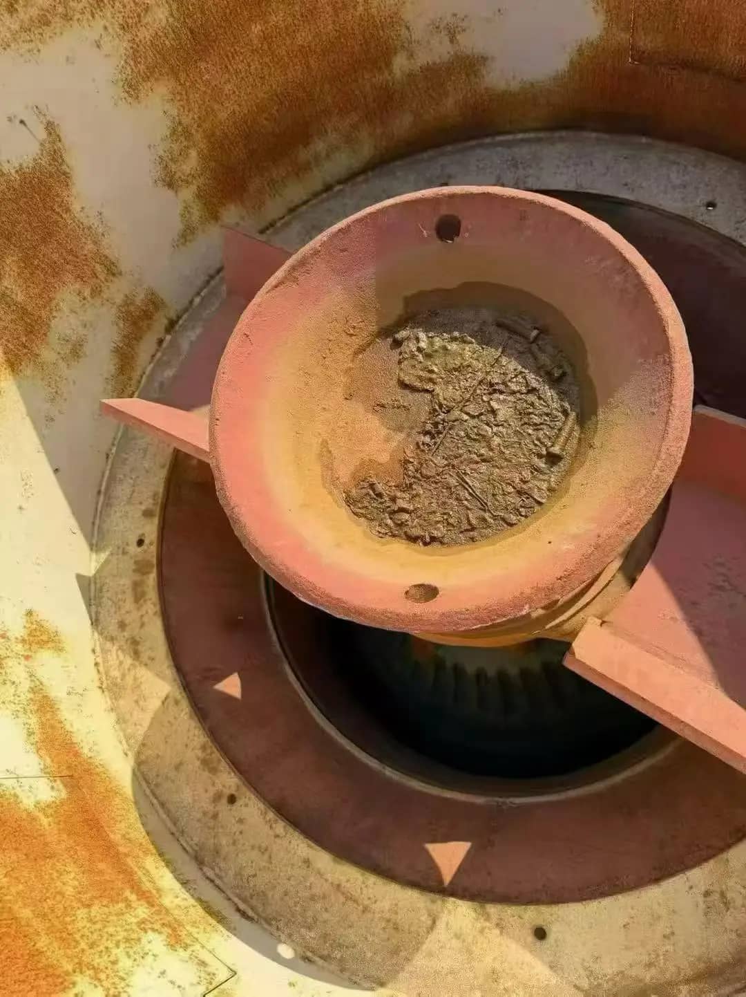 二手单缸300液压圆锥破碎机GP300电机二级三级硬石破碎机,适用于花岗岩玄武岩矿石 详情图 9