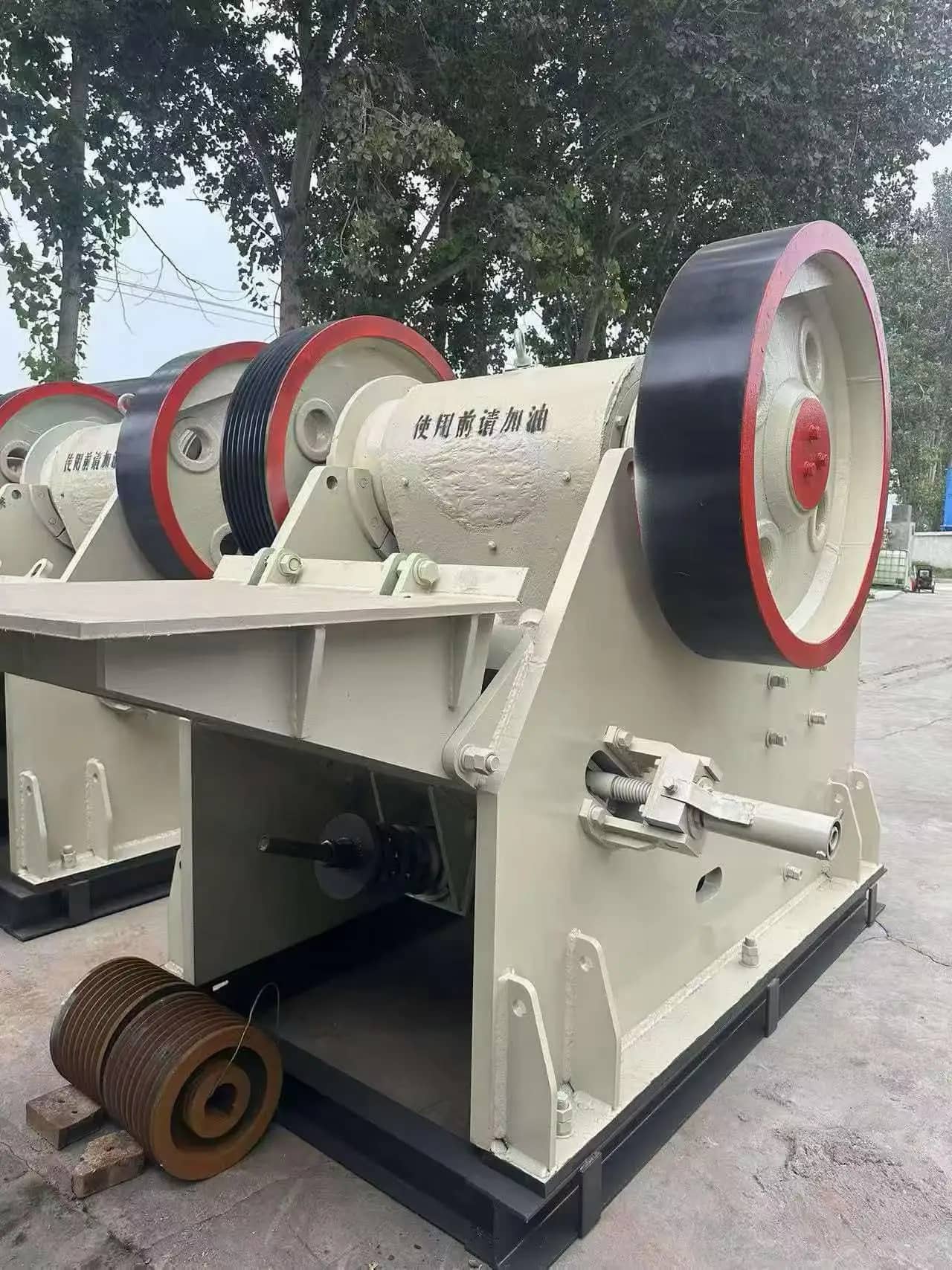 最大处理能力150t/h HV06欧式颚式破碎机75kw电机重型矿山粗碎设备硬矿石建筑用轴承齿轮 详情图 5