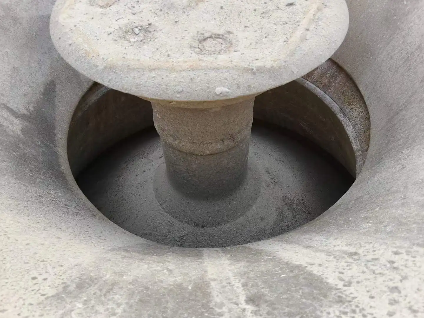 二手1650弹簧式圆锥破碎机,带电机轴承复合圆锥破碎机,用于花岗岩玄武岩硬石二次破碎 详情图 9