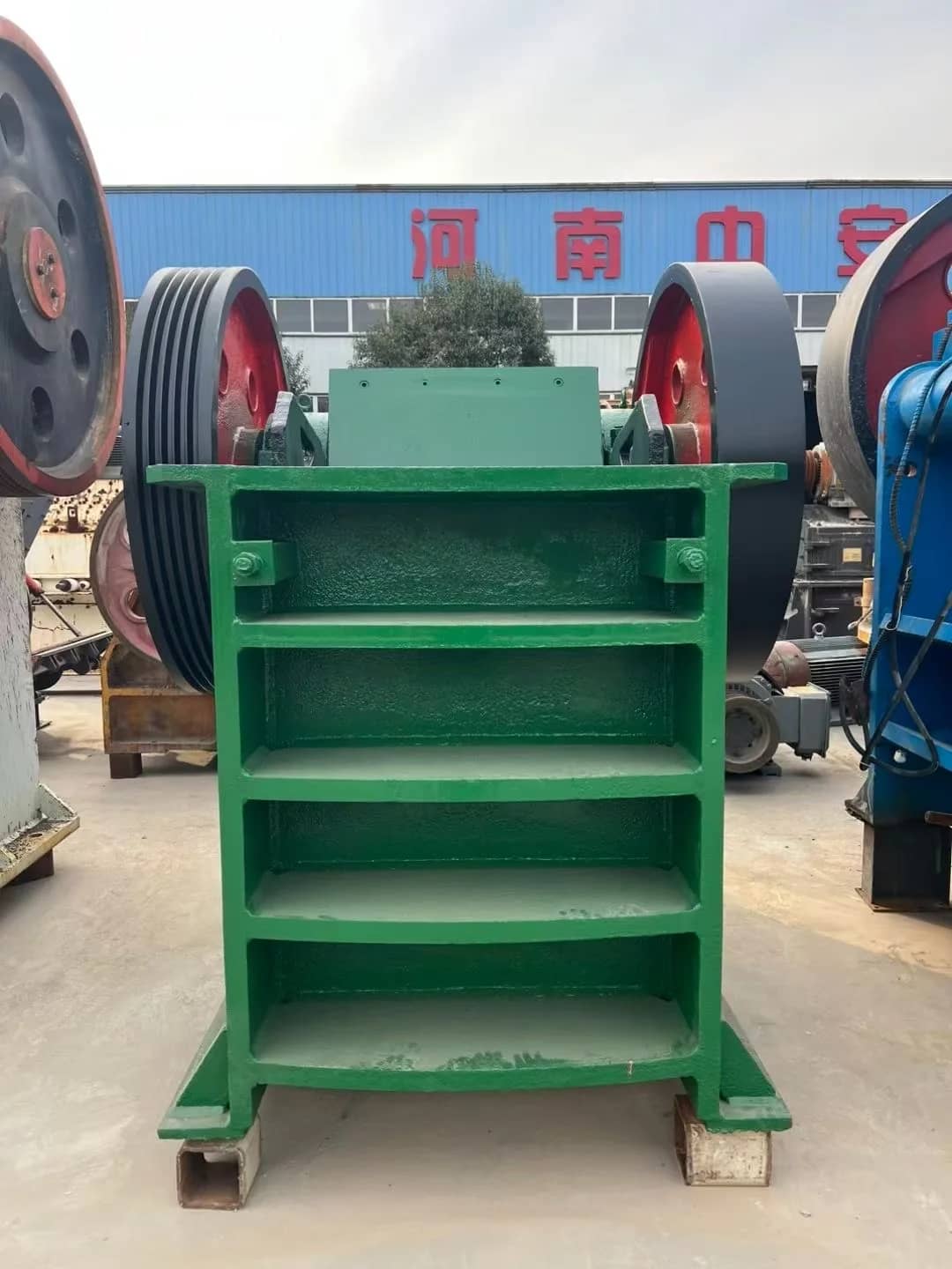 PE600900 破碎机 69 50-150t/h 石材破碎机，带电机轴承齿轮，适用于采石场