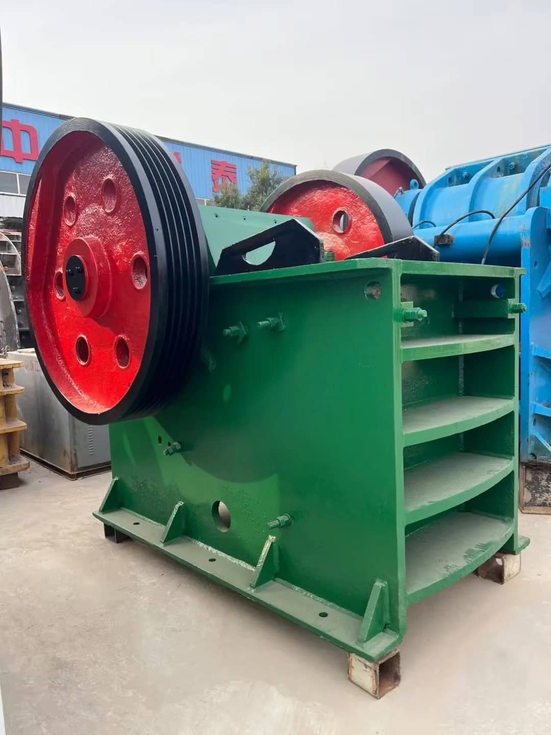 PE600900 破碎机 69 50-150t/h 石材破碎机，带电机轴承齿轮，适用于采石场 缩略图 2