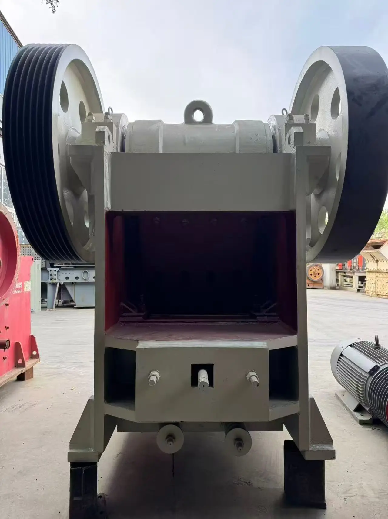 PE750*1060 PLC控制柴油机颚式破碎机110KW主破石机，最大处理能力200t/h，适用于建筑骨料 Thumbnail 6
