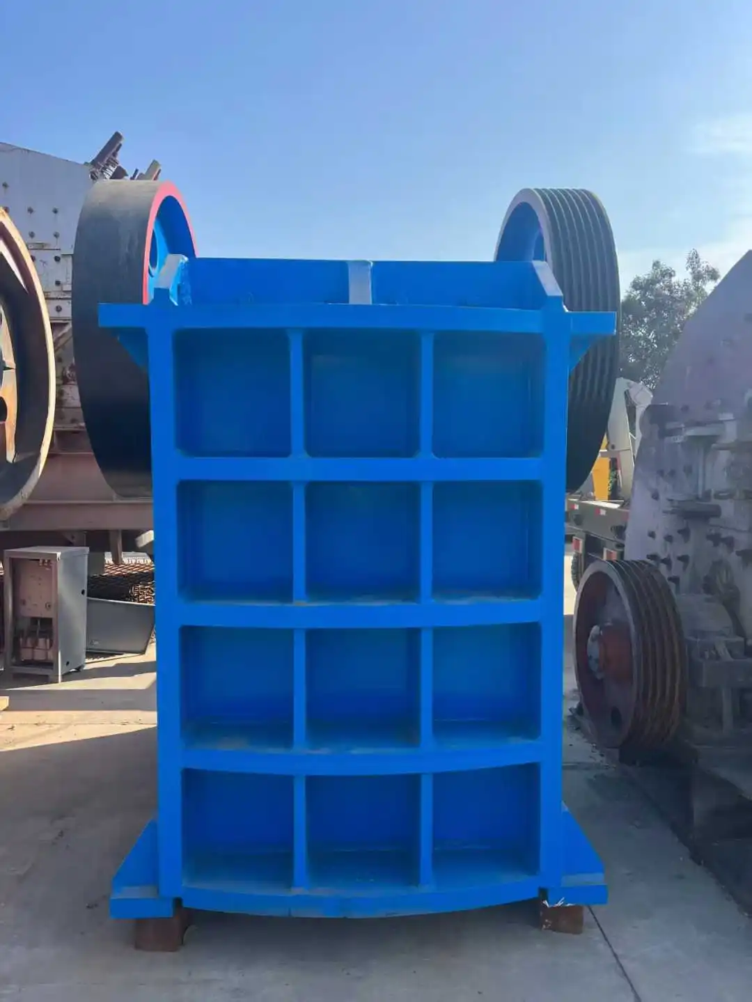 深腔式PE7501060主颚式破碎机110KW电机最大处理量200t/h矿用发动机硬岩花岗岩金矿石