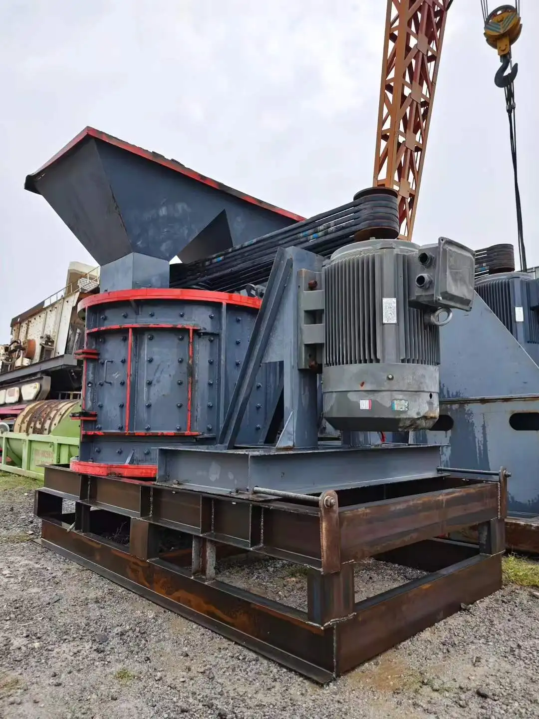 二手1500型立式复合破碎机高刚性无筛底细碎机110KW矿山采石场施工 缩略图 2